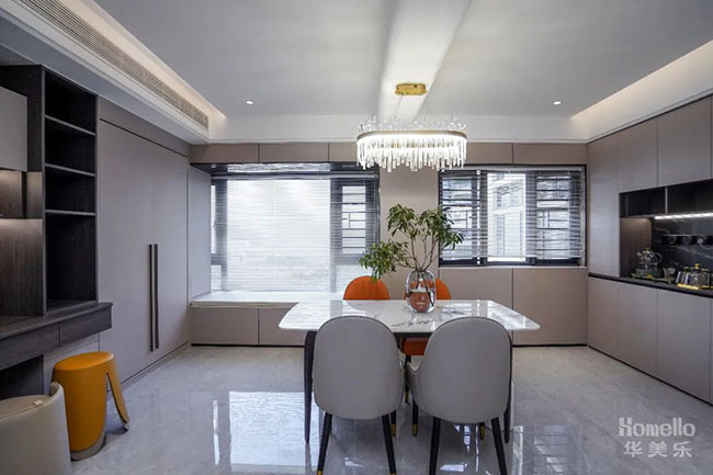 120㎡現(xiàn)代三居室，開放式廚房加島臺設計，這樣的橫廳布局真的很美好